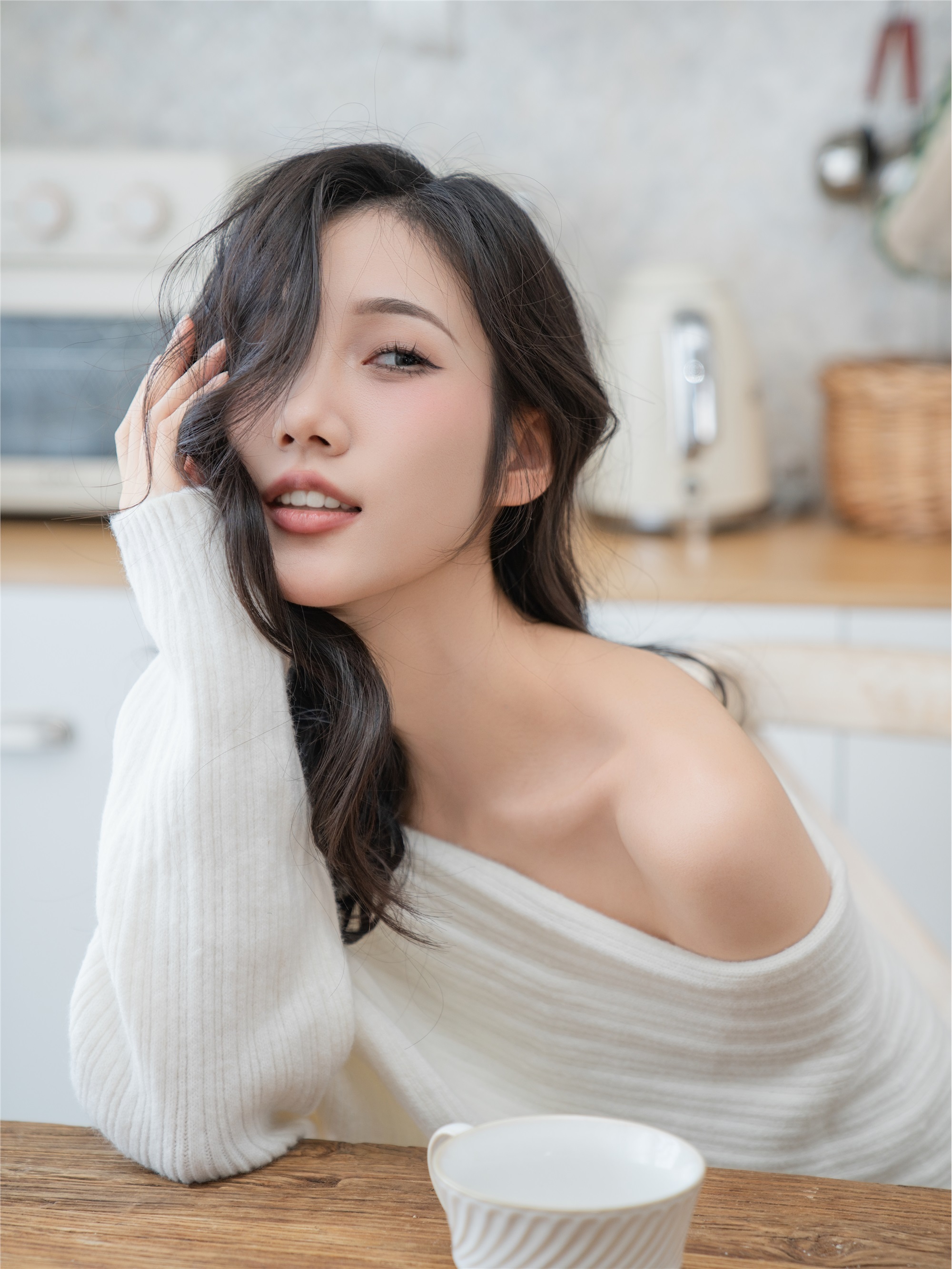 YITUYU艺图语 2025.01.19 白色毛衣 o1ne万